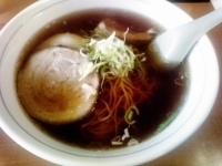 「醤油ラーメン」@ラーメンともえの写真