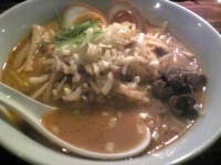 「海老茶色のみそらーめん【780円】、味玉【クーポン】」@らーめん一会の写真