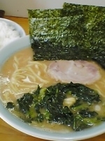 「ラーメン（￥650）+ホウレンソウ（￥100）と半ライス（￥10」@岳家の写真