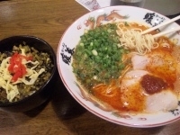 「烈火ラーメン（辛さ20倍、麺超カタ、ネギ多め）+チャーシュー高菜」@暖暮 神田店の写真