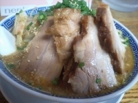 「味噌麺（辛目）+小豚（700円+150円）」@明心角ふじの写真