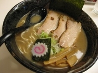 「とんこつラーメン￥600（先行限定販売）」@らーめん・つけめん 満帆 太田本店の写真