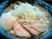 「油そば全部のせ（￥1050）」@兎に角 松戸店の写真