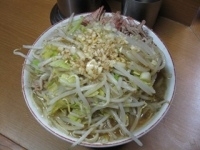 「ラーメン（ヤサイニンニクカラメ）」@ラーメン二郎 高田馬場店の写真