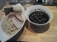「黒つけ麺」@麺屋 騎士の写真
