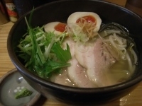 「塩しろ八麺890円（チャーシュー3枚、味玉付き）」@旬麺しろ八の写真