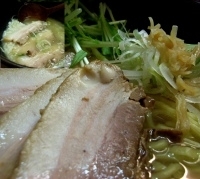 「塩ちゃーしゅーめん+大盛り（一塩追加）-----+半ライス+ちゃ」@旬麺しろ八の写真