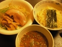 「濃厚つけめん（細麺）+大盛り野菜」@美味食間 くわ田の写真