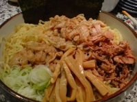 「油そば（+大盛り）600円+100円」@元祖脂そば 背脂醤油 のあの写真