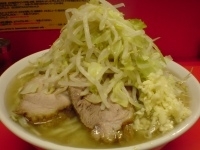 「小ラーメン（ヤサイ、ニンニク） 650円」@ラーメン二郎 神田神保町店の写真