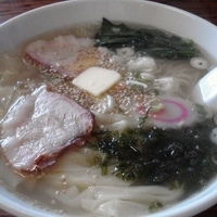 「塩バターワンタンメン 850円」@手打ちラーメン いまの家の写真