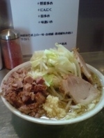 「ラーメン（全増し）+こま切れ豚 670円」@らーめん大 本郷店の写真