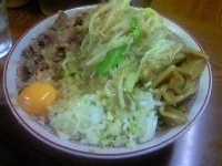 「油ラーメン（800円） 全マシ」@ラーメン大 西荻店の写真