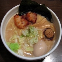 「特製濃厚豚骨和風醤油らーめん 1000円」@めん屋 いなば‏ 御徒町店の写真