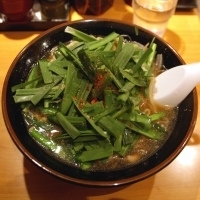 モツにらそば 800円