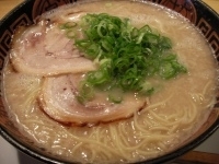 「長浜ラーメン（大盛り）」@博多長浜らーめん 夢街道 西岩田店の写真
