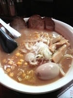 「香りみそらぁめん+チャーシュー+味玉」@北の大草原 四谷店の写真