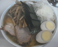 「デラックスラーメン（全部入り）」@大勝軒 滝野川店の写真