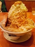 「ふじ麺+中盛り+野菜タワー」@常勝軒 伊勢崎総本店の写真