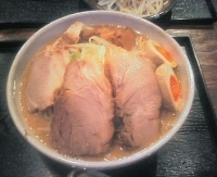 「らあめん大盛り（￥580）+全部のせ（￥250）」@麺屋大和の写真