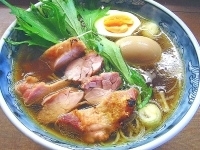 「地鶏らーめん（味付玉子トッピング）」@八木屋の写真