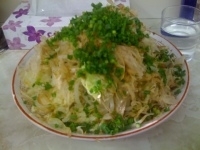 「辰醤油ラーメン（小）+青ネギ（750円）」@らーめん 辰屋の写真