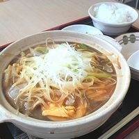 「なべらーめん 超極太麺 カレー味（一口ライス・漬物付、期間限定）」@らーめん輝の写真