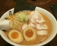 「味玉チャーシュー麺（白味噌） ￥1100」@らーめん むつみ屋 イオン太田店の写真