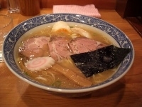 「特製中華そば」@中華そば 青葉 北千住丸井店の写真