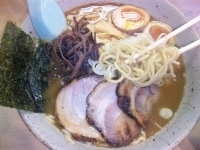 「特製魚介醤油麺（特盛:2玉/年末謝恩サービス+100円） 900」@麺屋 花形の写真