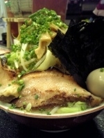 「くわ田らぁ麺（細麺）1050円+野菜トッピング150円」@美味食間 くわ田の写真