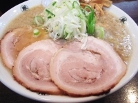 「醤油ラーメン中盛  メンマ/薬味マシ 油多目」@こってりらーめん 誉の写真