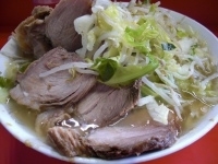 「小豚（野菜・ニンニク）600円」@ラーメン二郎 三田本店の写真