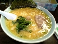 「醤油ラーメン 中盛り」@横浜家系ラーメン ほどが家の写真