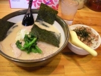 「チャーシューメン（800円）+小ブタ丼（200円）」@知ったかぶりのブタの写真