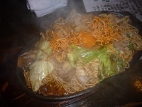 「焼きラーメン +泡盛  700+500=1200円」@KENZO Cafeの写真