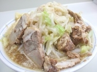 「ラーメン+こま切れ豚  野菜マシ/ニンニクマシマシ/アブラ」@ラーメン大 我孫子店の写真