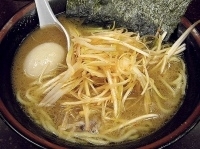 「ネギらーめん（味付け玉子トッピング）」@せい家 五反野店の写真