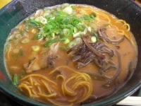 「赤とんこつ（+替玉）」@博多とんこつ 天神旗の写真