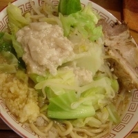 「らーめん 700円（ヤサイマシ・ニンニク・アブラマシマシ⇒マシに」@大二郎の写真