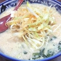 「ねぎ盛りらーめん ￥750」@小名浜豚骨 久の屋の写真