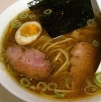 「ラーメン￥600（アッサリのコッテリ）」@ラーメン 日本一の写真