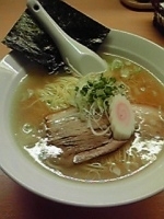 「しおらーめん」@らあめん工房 まんぼぉの写真