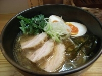 「しろ八麺880円+ワサビ+ニンニク」@旬麺しろ八の写真