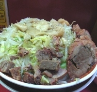 「大ぶた入り（麺硬め、アブラ、カラメ、ヤサイマシマシより少し多め）」@ラーメン二郎 上野毛店の写真