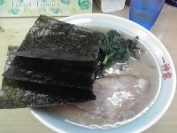 「ラーメン（並）硬め650円」@一神家の写真