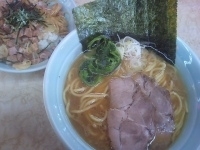 「ラーメン（並）+ミニチャーシュー丼（650円+300円）」@横浜寺田家ラーメン 白井店の写真