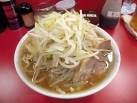 「小ラーメン（太麺）豚入り 野菜マシ」@らーめん豚喜の写真