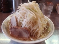 「らーめん（野菜多め） たまねぎ」@らーめん大 池袋店の写真