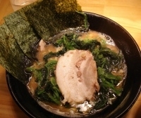 「らーめん+ほうれんそう+にくめし」@らーめん七福家 神保町支店の写真